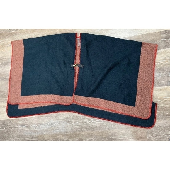 Vince Camuto Teal Herringbone Whipstitch Poncho Ruana Cape Shawl Topper RARE - Picture 8 of 10